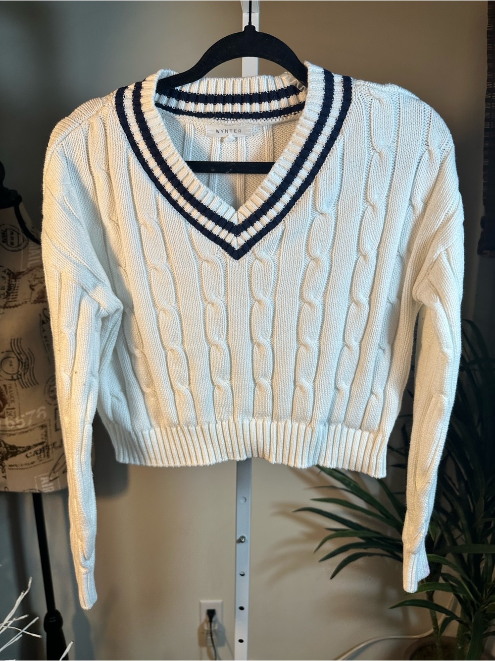 N189. Wynter Cable Knit V-Neck CropSweater with Contrast Stripe